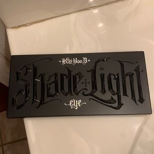 Kay Von D glimmer eyeshadow contour.Brand new